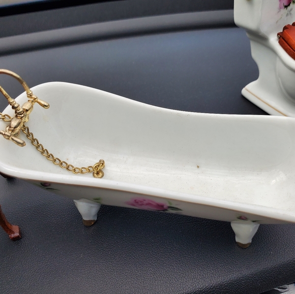 Dollhouse Porcelain Bathroom Tub Sink Toilet Curtains Miniature Set Floral Vtg - Picture 6 of 9